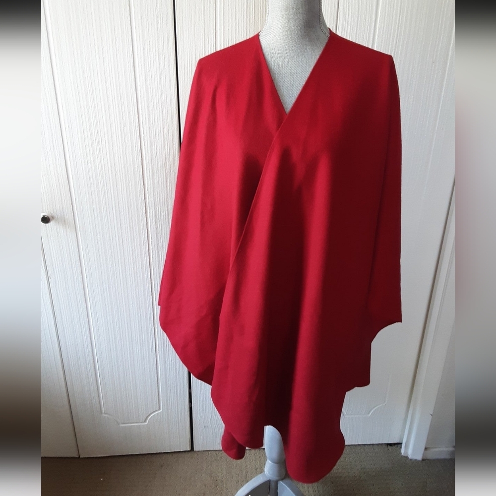 NWOT Sol Red Baby Alpaca Cape. One Size. - Picture 2 of 7